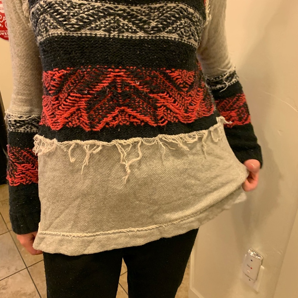 Sweater - Picture 4 of 6